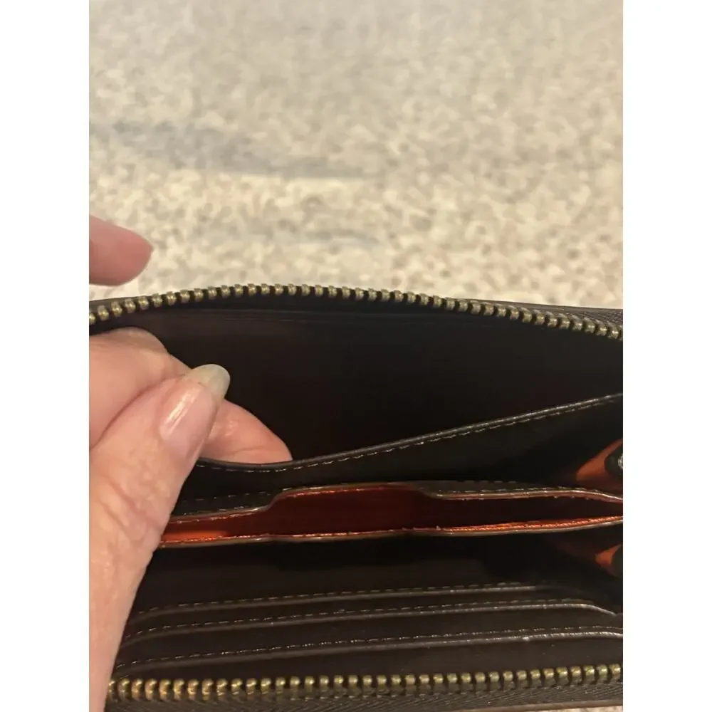 Women's Stella & Dot Zebra Print Black White Zip Around Wallet EUC Mob Wife